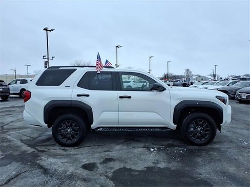 Certified 2025 Toyota 4Runner SR5 image 2