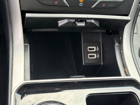 Used 2019 Ford Edge SEL w/ Equipment Group 201A AWD/4WD image 17