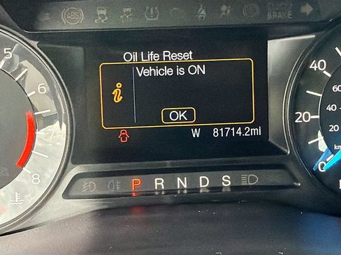 Used 2018 Ford Explorer XLT AWD/4WD image 14