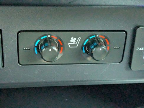 Used 2023 Toyota 4Runner Limited image 25