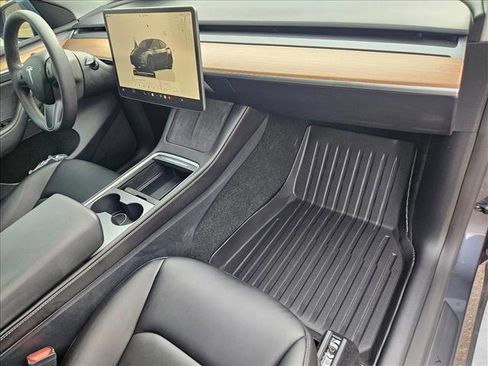 Used 2023 Tesla Model Y Performance image 23