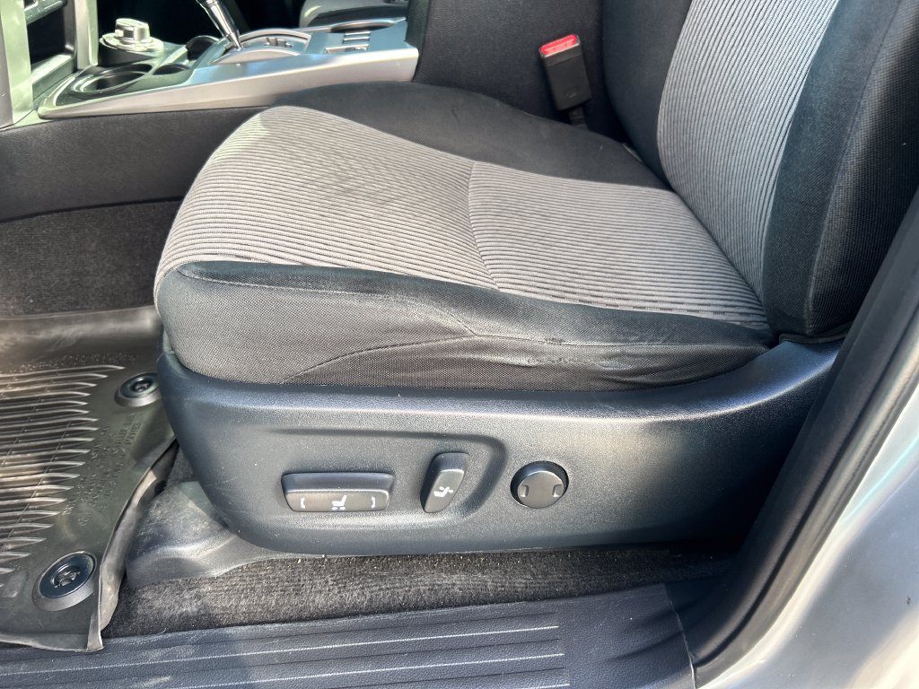 Used 2016 Toyota 4Runner SR5 AWD/4WD image 29