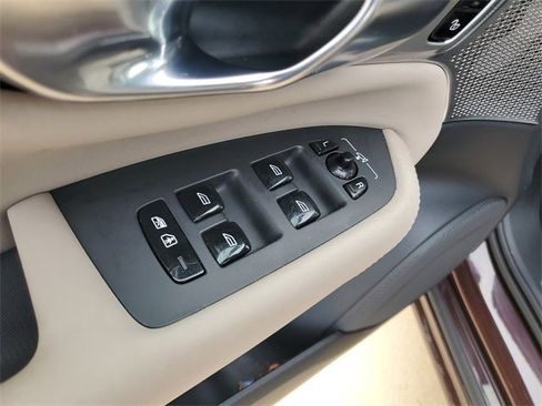 Used 2025 Volvo XC90 T8 Ultra image 14