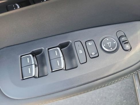 Used 2025 Acura ADX FWD image 21