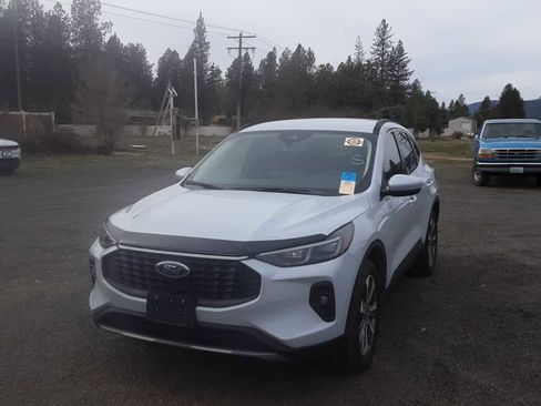 Used 2025 Ford Escape Platinum image 1