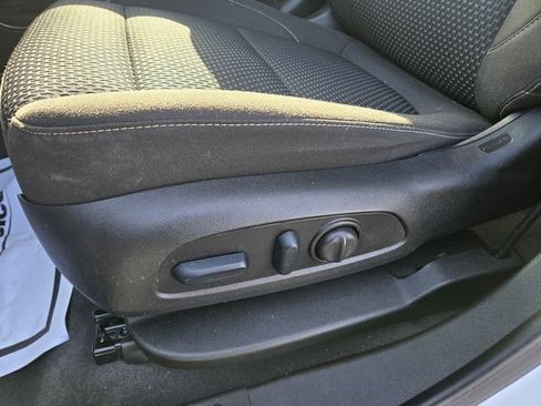 Used 2023 GMC Acadia SLE w/ Driver Convenience Package image 26