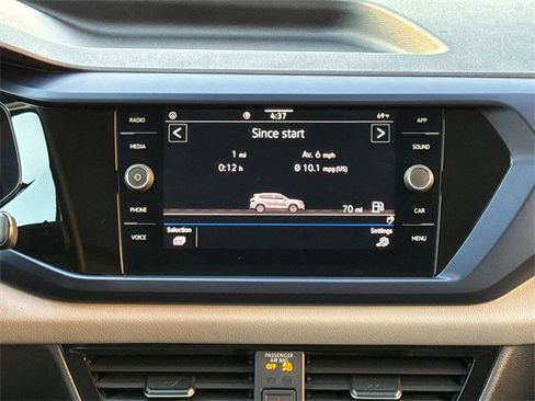 Certified 2023 Volkswagen Taos SE w/ Panoramic Sunroof Package image 20