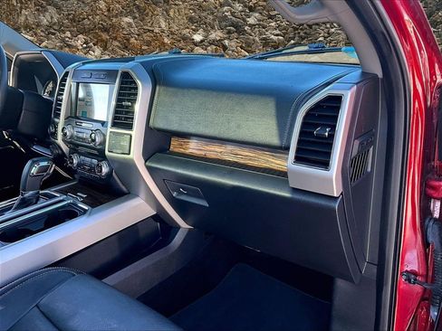 Used 2018 Ford F150 Lariat w/ Equipment Group 502A Luxury image 15