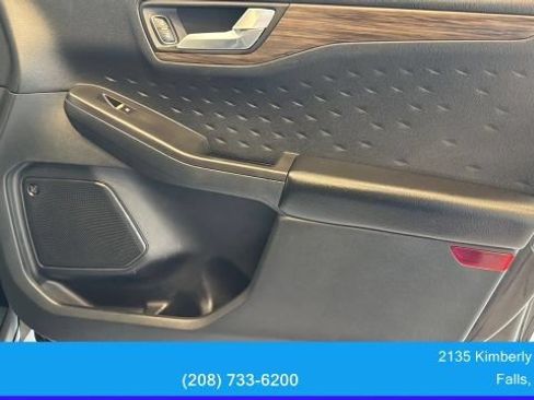 Used 2020 Ford Escape Titanium AWD/4WD image 38