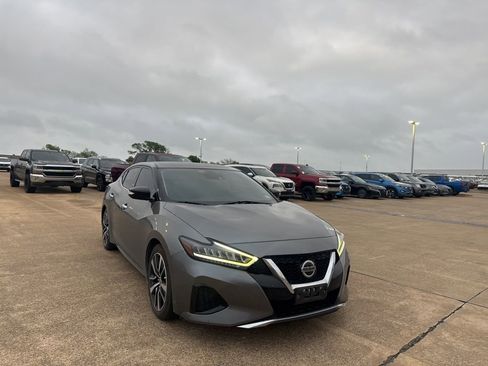 Used 2022 Nissan Maxima SV w/ Floor Mat Group image 2