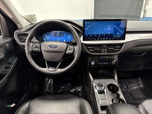 Used 2025 Ford Escape Platinum image 5