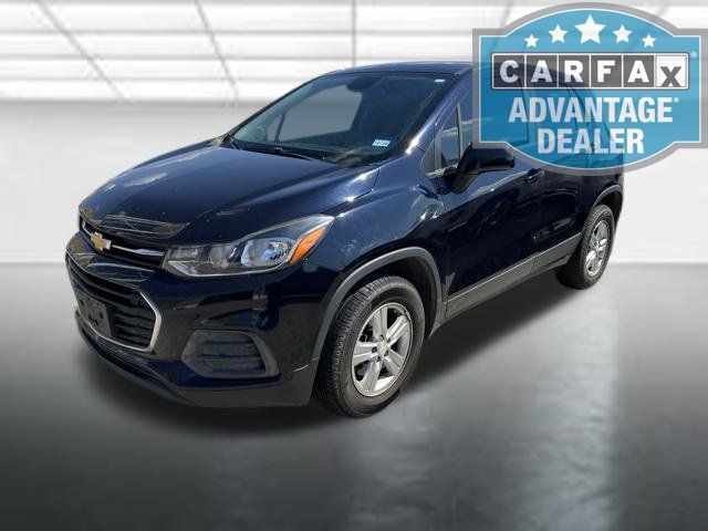 Used 2022 Chevrolet Trax LS w/ Tint and Cruise Package AWD/4WD image 2