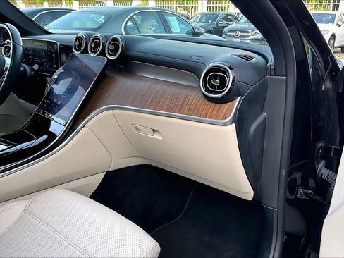 Used 2024 Mercedes-Benz GLC 300 GLC 300 image 18