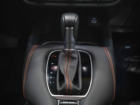 Used 2025 Honda HR-V Sport image 18