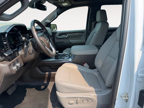 Used 2024 GMC Sierra 1500 SLT w/ SLT Convenience Package AWD/4WD image 9