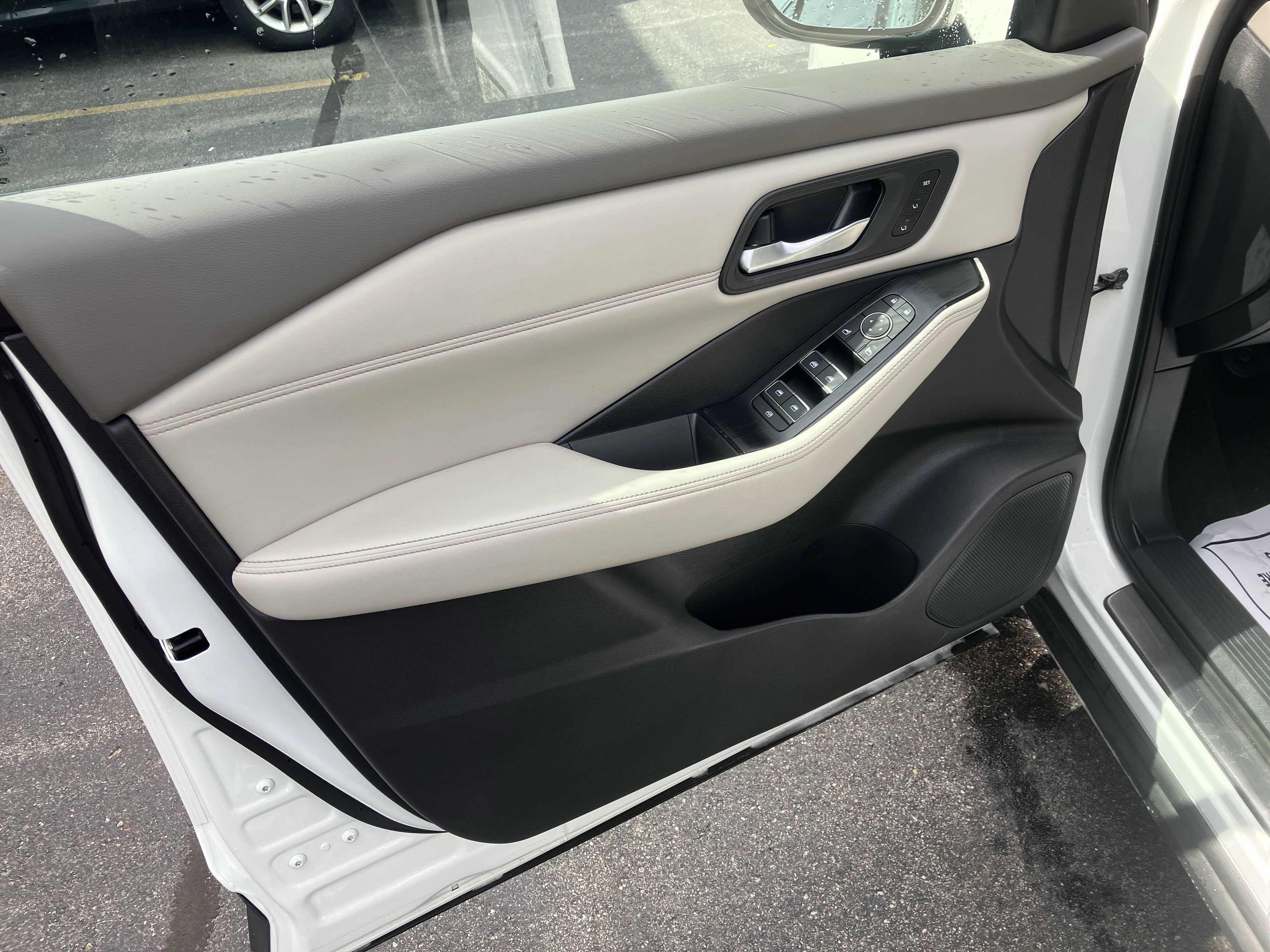 Used 2023 Nissan Rogue SL w/ SL Premium Package AWD/4WD image 15
