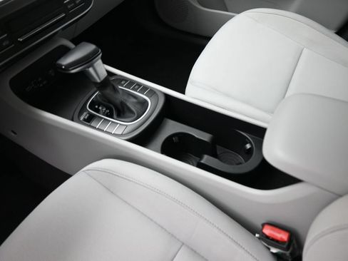 Used 2025 Hyundai Kona SEL FWD image 30