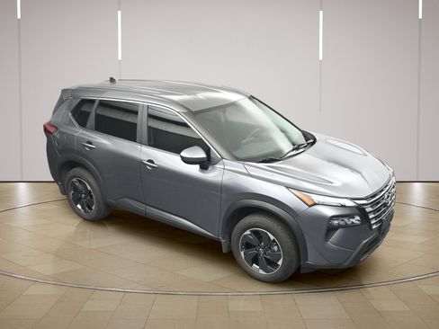 Certified 2024 Nissan Rogue SV FWD image 31