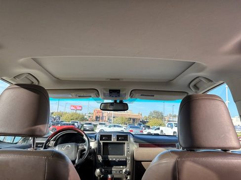 Used 2017 Lexus GX 460 Premium w/ Premium Package AWD/4WD image 24