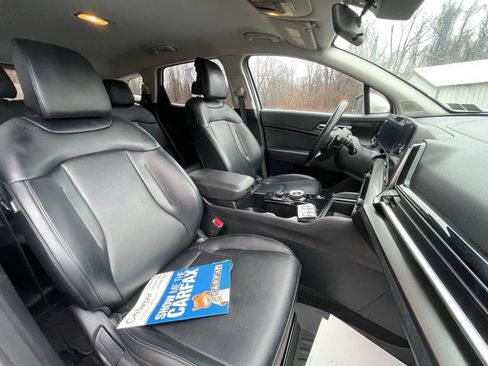 Used 2023 Kia Sportage EX image 11