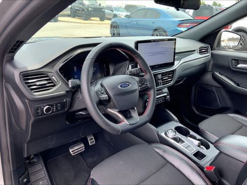 Certified 2024 Ford Escape ST-Line w/ Tech Pack #1 FWD image 17