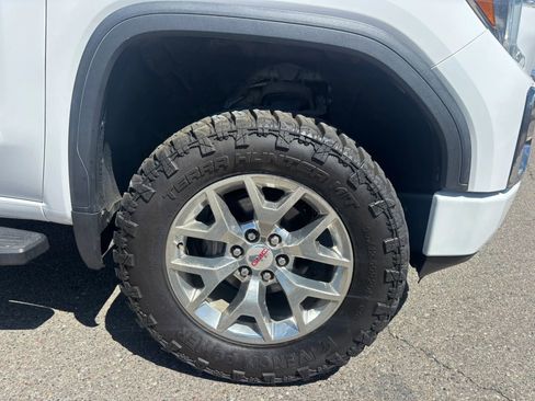 Used 2020 GMC Sierra 1500 AT4 w/ AT4 Premium Package AWD/4WD image 8