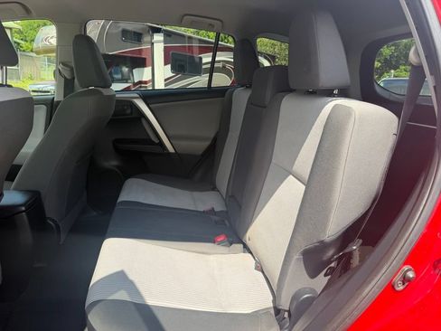 Used 2015 Toyota RAV4 LE FWD image 22