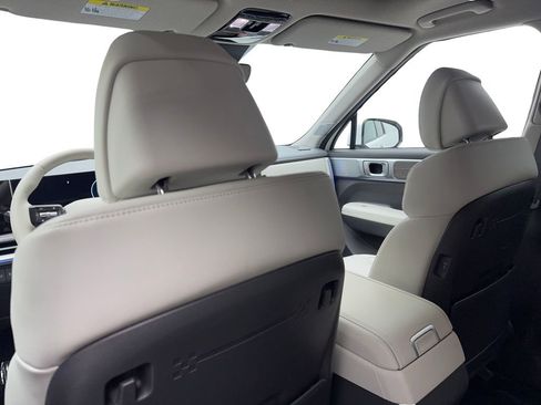 Used 2025 Hyundai Santa Fe Limited image 35