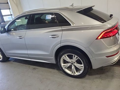 Used 2022 Audi Q8 Premium image 4
