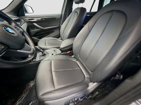 Used 2021 BMW X1 sDrive28i image 11