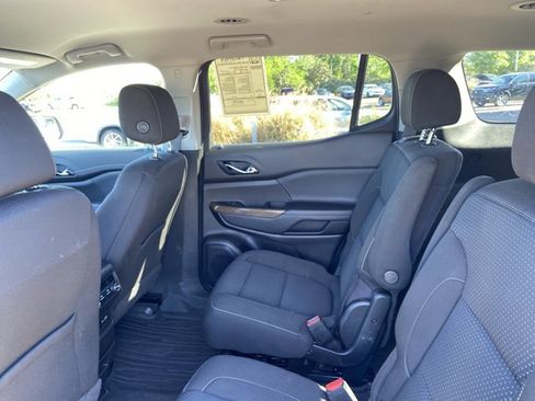 Used 2022 GMC Acadia SLE w/ Driver Convenience Package image 17