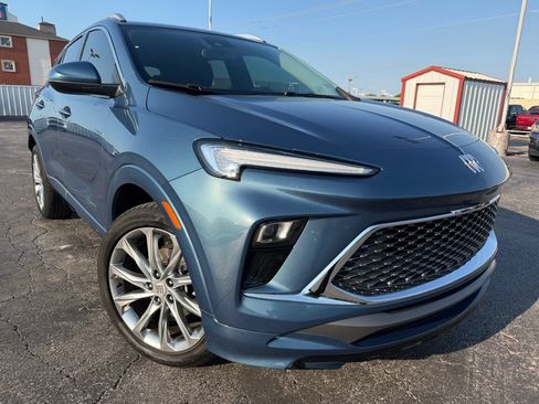 Used 2024 Buick Encore GX Avenir AWD/4WD image 2