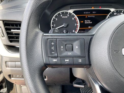 Used 2024 Nissan Rogue SV FWD image 22