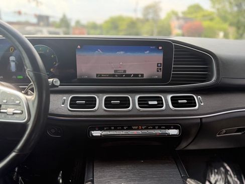 Used 2022 Mercedes-Benz GLS 450 4MATIC image 16