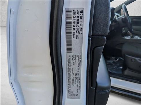 Used 2021 Jeep Grand Cherokee Laredo image 23