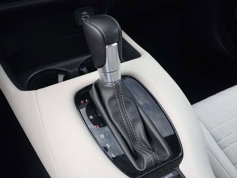 Used 2023 Honda HR-V LX image 42