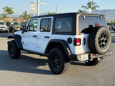 Used 2024 Jeep Wrangler Unlimited AWD/4WD image 2