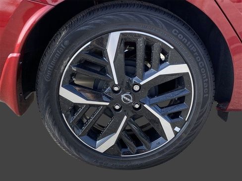 New 2025 Nissan Versa SR image 7