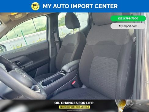 Used 2025 Nissan Kicks S AWD/4WD image 13