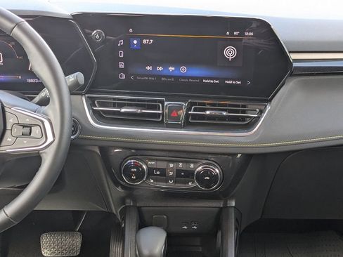 Used 2025 Chevrolet TrailBlazer ACTIV w/ Convenience Package image 17