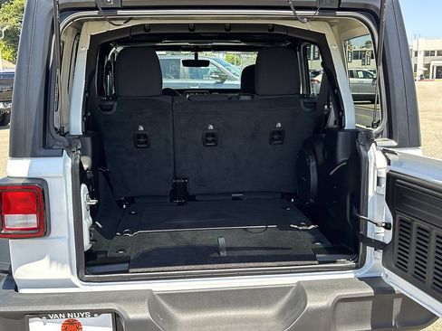 Used 2023 Jeep Wrangler Unlimited Sport AWD/4WD image 25