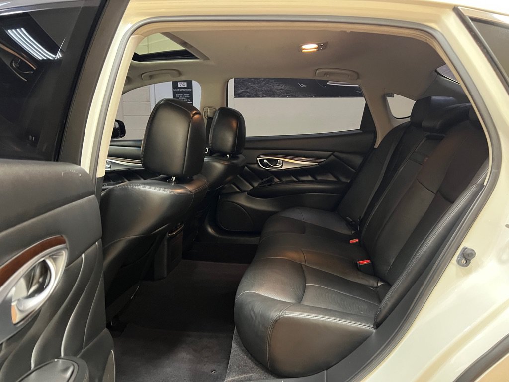 Used 2018 INFINITI Q70 L 3.7 RWD image 20