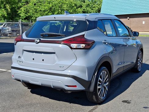 Used 2023 Nissan Kicks SV FWD image 6