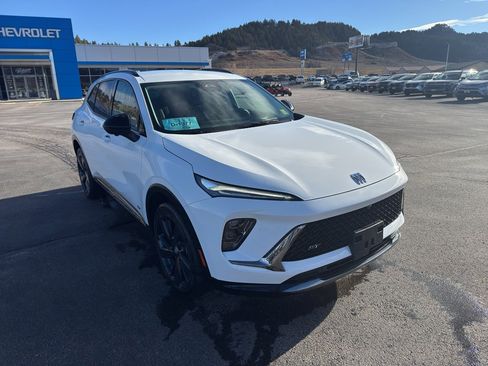 Used 2025 Buick Envision Sport Touring image 4