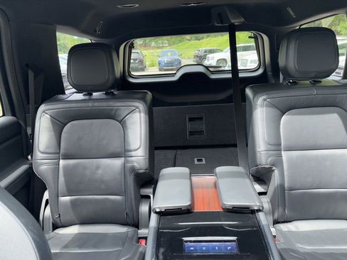 Used 2023 Lincoln Navigator Reserve AWD/4WD image 10