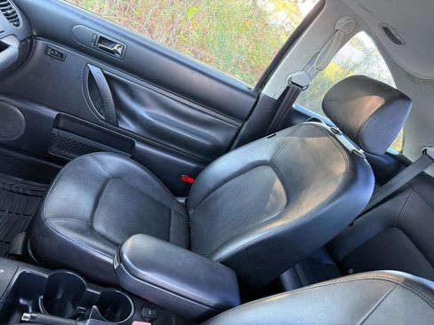 Used 2009 Volkswagen Beetle S FWD image 14