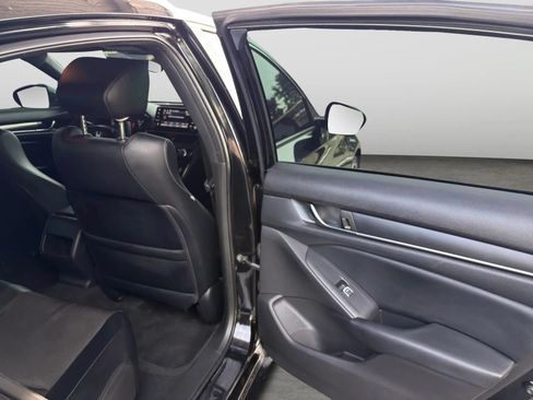 Used 2018 Honda Accord Sport image 17