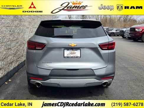 Used 2025 Chevrolet Blazer LT FWD image 4