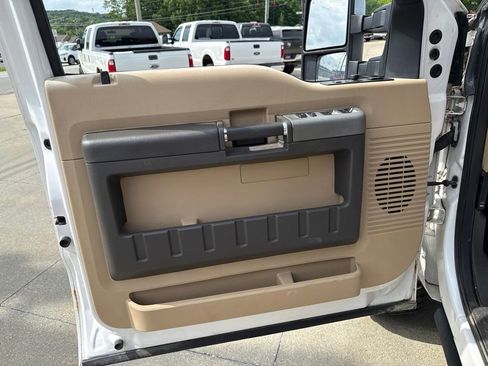 Used 2016 Ford F250 Lariat w/ Lariat Ultimate Package AWD/4WD image 19