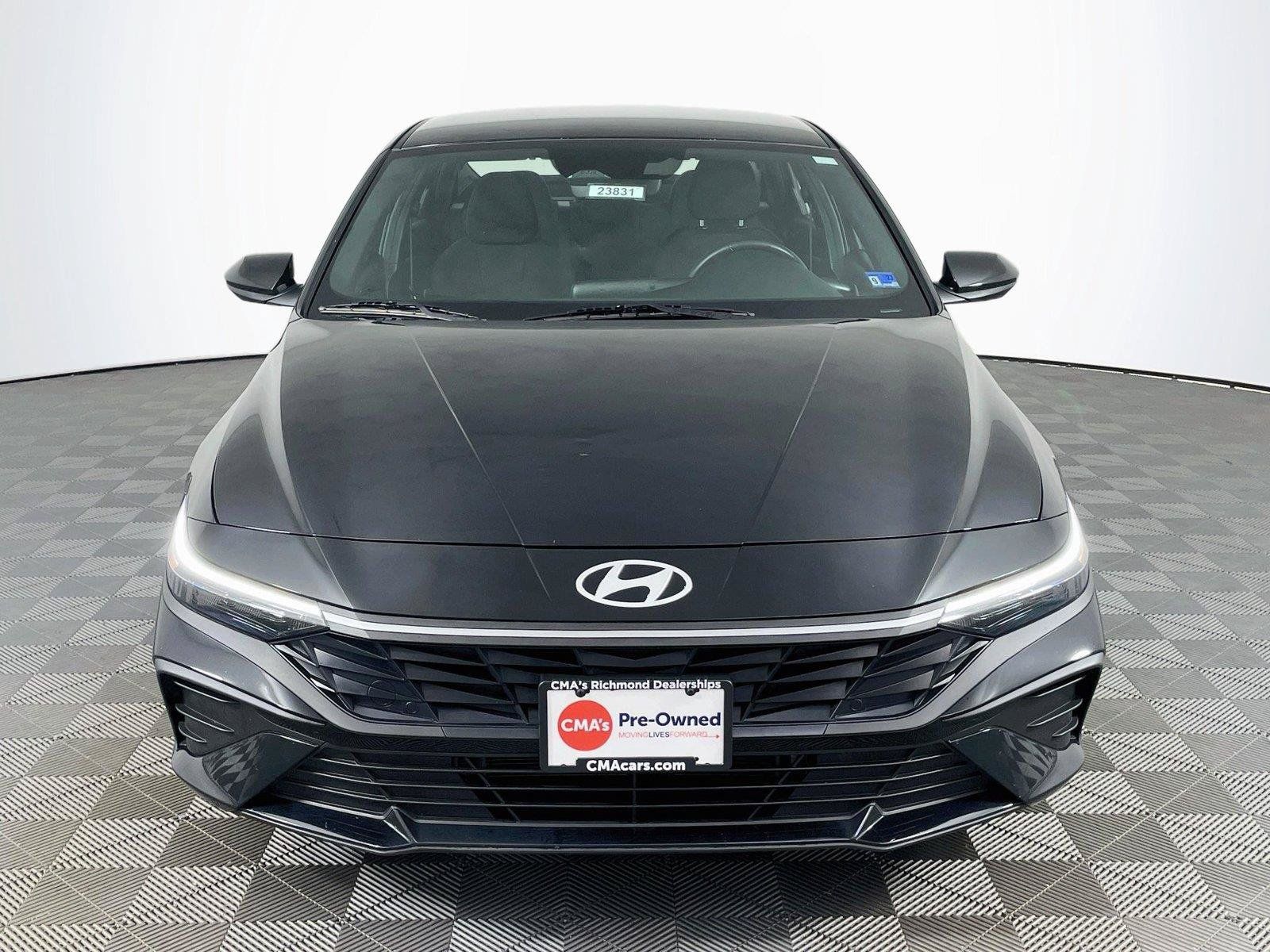 Certified 2025 Hyundai Elantra SEL FWD image 2